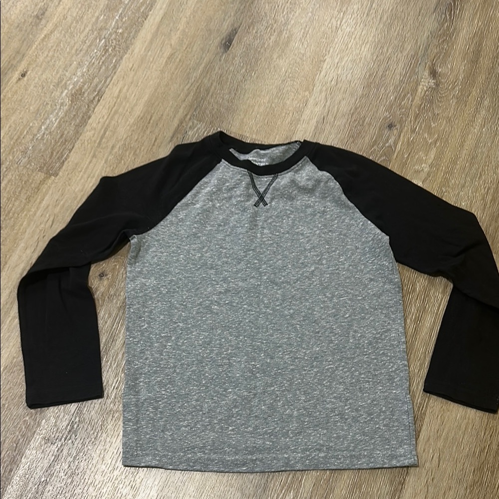 NWOT Gray and Black Long Sleeve Raglan Shirt - Picture 1 of 2